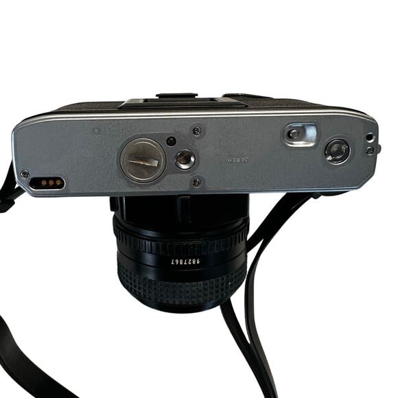 Minolta X-370 35mm Film SLR Camera with 50mm OEM Lens Plus 80-200 Lens and Case - Picture 6 of 15